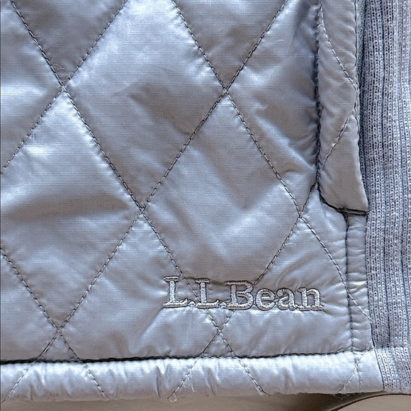 L.L. Bean Light Gray Quilted Vest Plush Fleece Lined Double Zipper Pulls Sz S - Picture 7 of 10